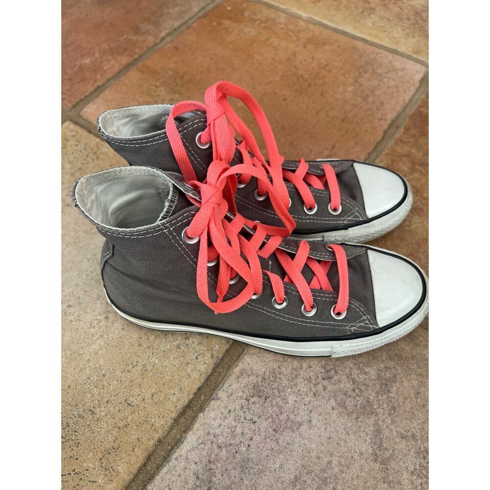Converse All Star Chuck Taylor high tops size 5